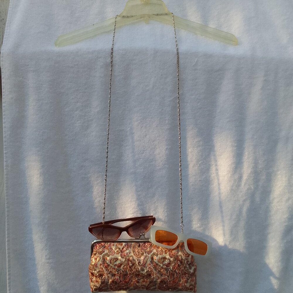 Bundle Well-Designed Eye-Catching Ccrossbody Bag&… - image 1